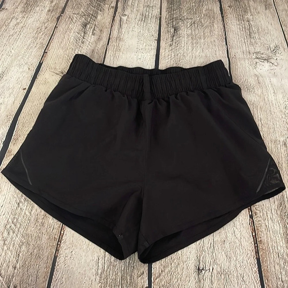 Women’s black All in Motion lined shorts Small - Picture 1 of 3